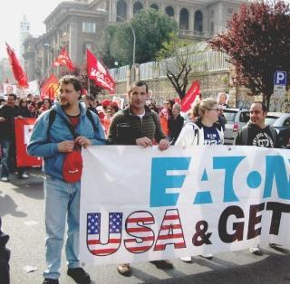<strong>IN CORTEO.</strong> Manifestazione dei lavoratori ex Eaton nelle strade della città