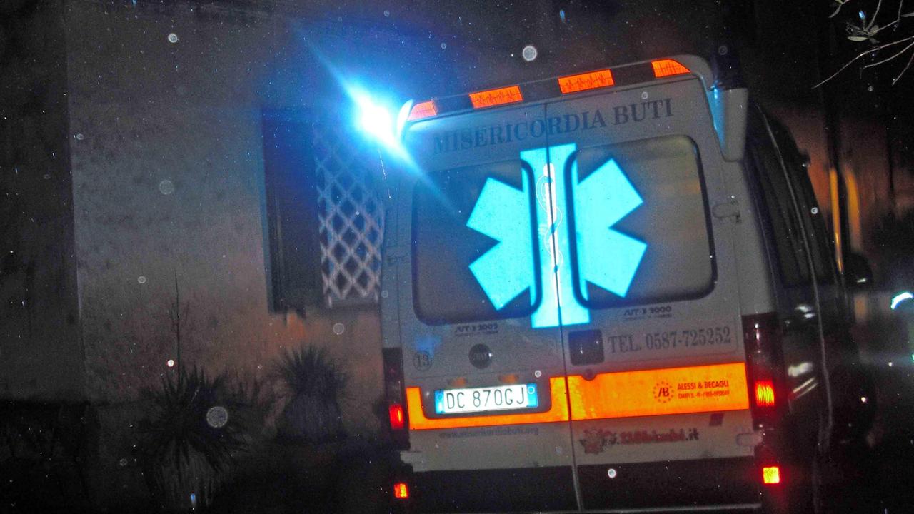 Un'ambulanza (foto d'archivio)