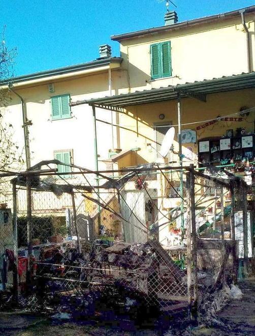 Va a fuoco un gazebo,paura a Turano ma nessun ferito 