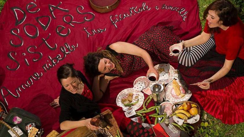 Le “De’ Soda Sisters” si autofinanziano per far uscire il loro terzo album