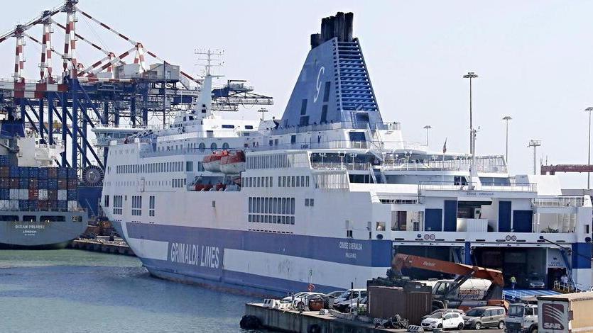«Non permetteremo che Livorno perda un armatore così»