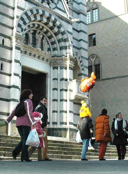 Turisti a spasso in centro