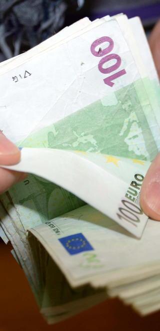 Chiedono un prestito in banca: «Un inferno le richieste di pagare» 
