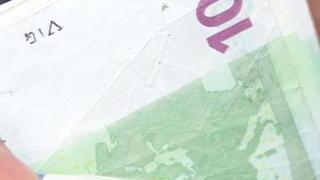 Chiedono un prestito in banca: «Un inferno le richieste di pagare»