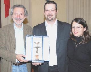 Al centro Sergio Pagni premiato dal sindaco Giuseppe Bellandi