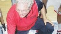 Il coach dell’Agricola Gloria, Massimo Angelucci durante un time-out