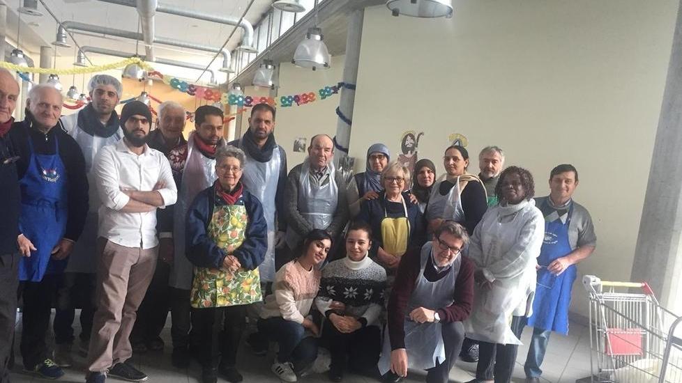 Cristiani e musulmani volontari alla mensa