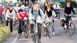 Tutti in bici contro il traffico