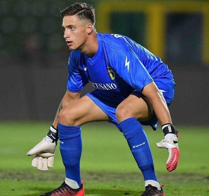 Sassuolo vuole 25 milioni per Sensi: il Milan mette sul piatto Plizzari 