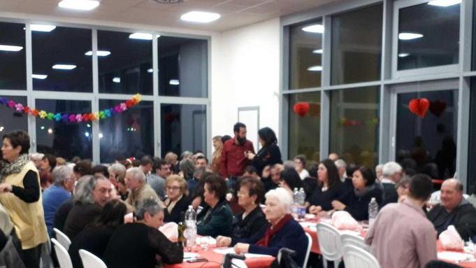 I soci de La Risorta brindano al 2019 cenando alla coop