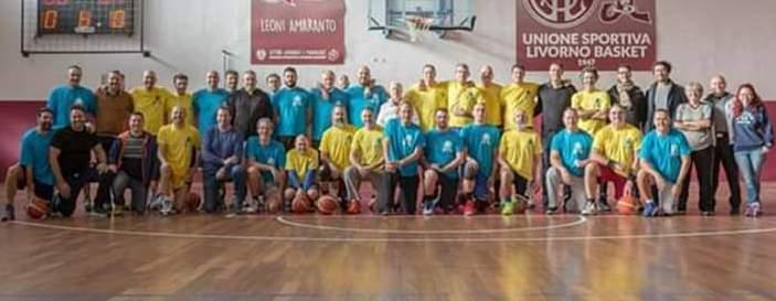 Canestri in amicizia per Gianluca Mantovani