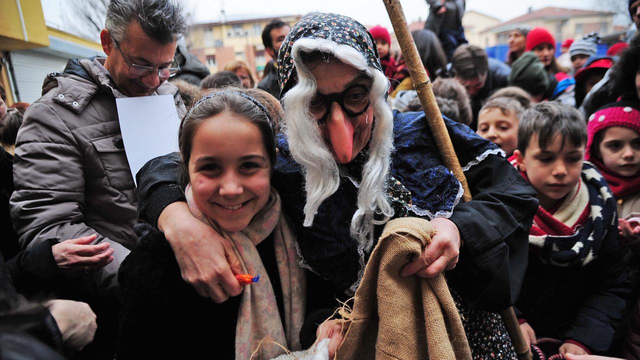 Befana da Modena a Spilamberto. La Vecchietta è in tour