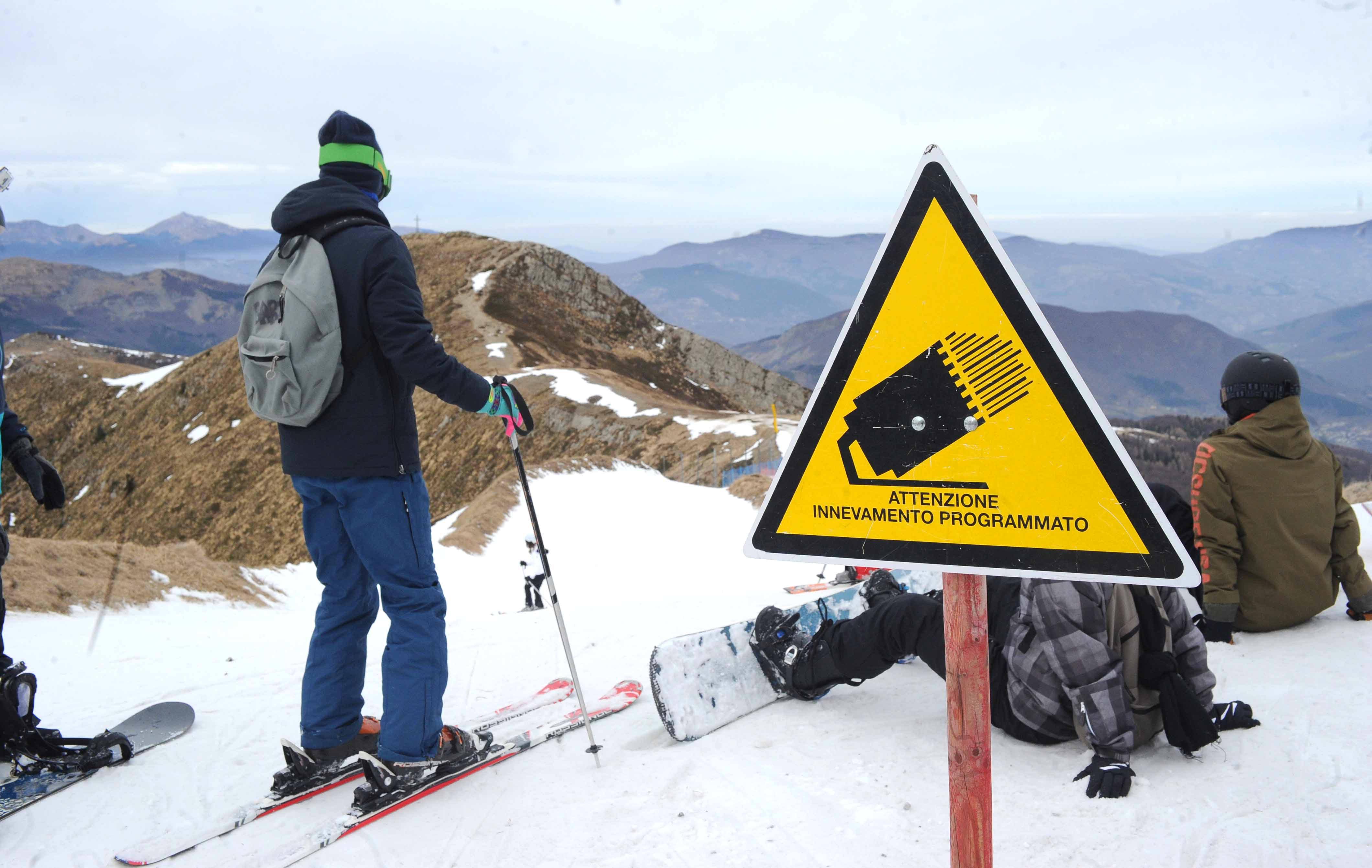 Piste con poca neve all'Abetone (archivio)
