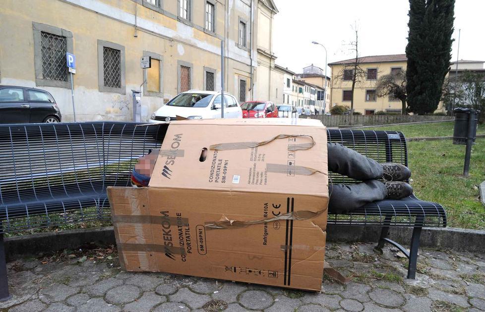 Emergenza freddo in arrivo: 16 letti liberi per i senza tetto 