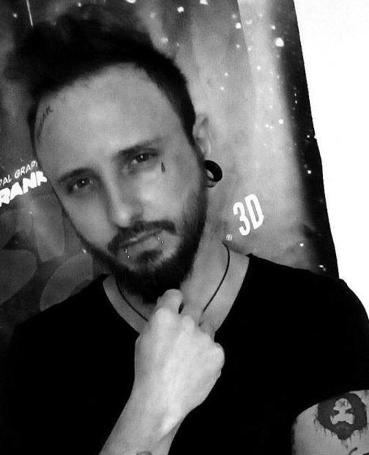 Samuele, il tatuatore che ama scrivere horror miete successi in libreria 