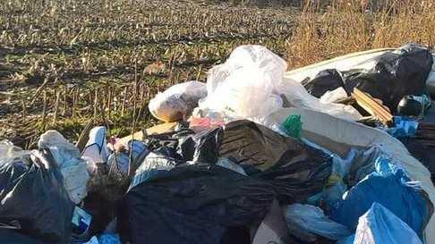 Discarica abusiva, i documenti incastrano il cittadino incivile