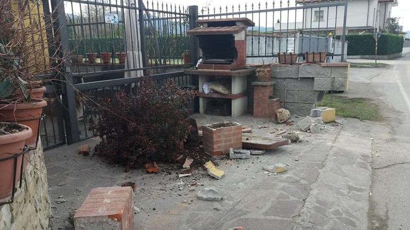 Velocità e poca luce nuovo incidente in via del Casone: siamo abbandonati