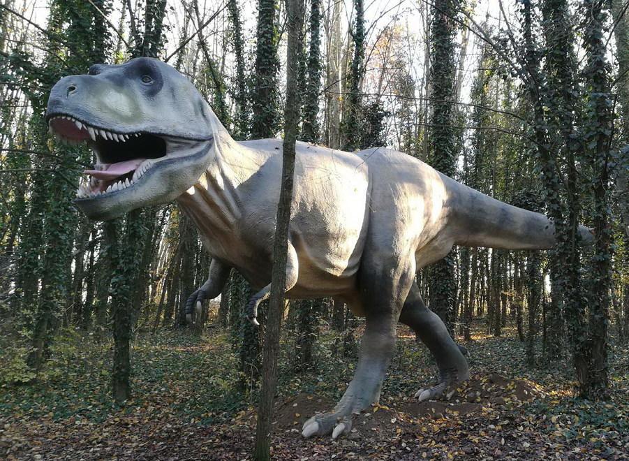 A Villa Tusini il fantastico mondo dei dinosauri