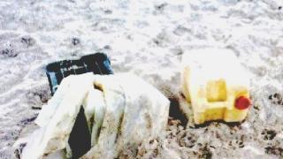 Le Spiagge bianche invase dai rifiuti Ma nessuno pulisce