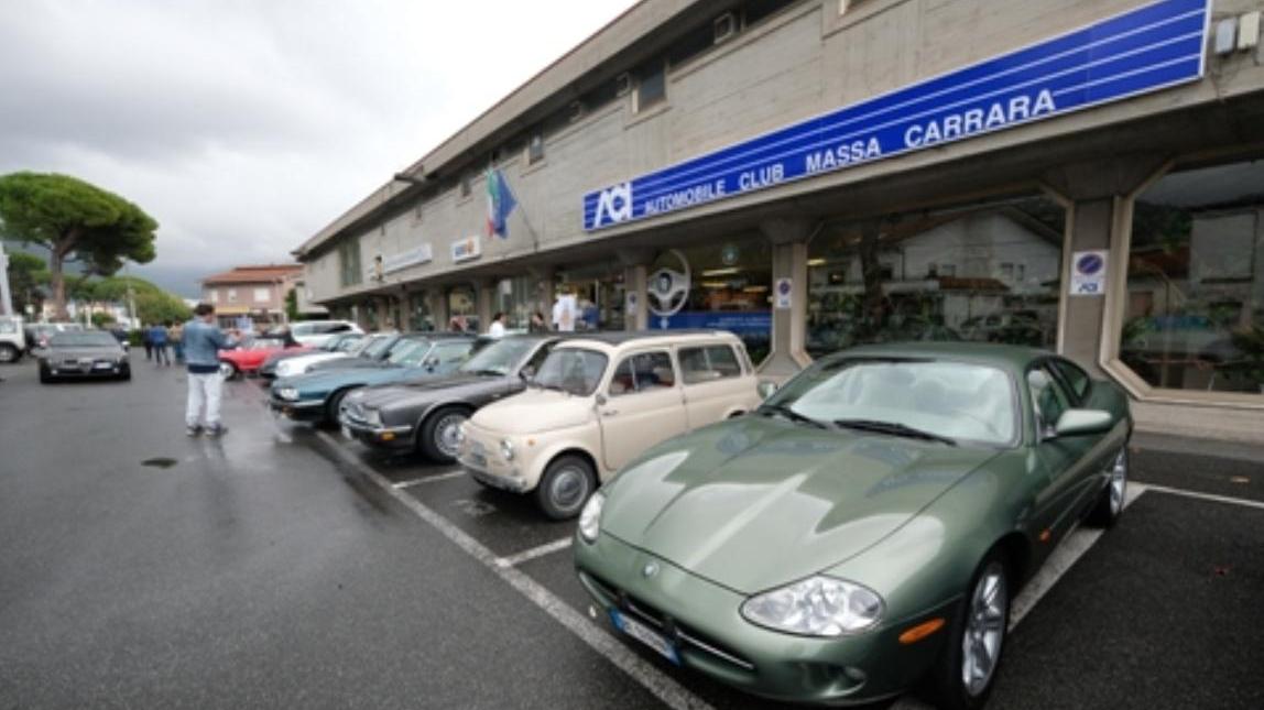 Muore a 19 anni travolto dal treno