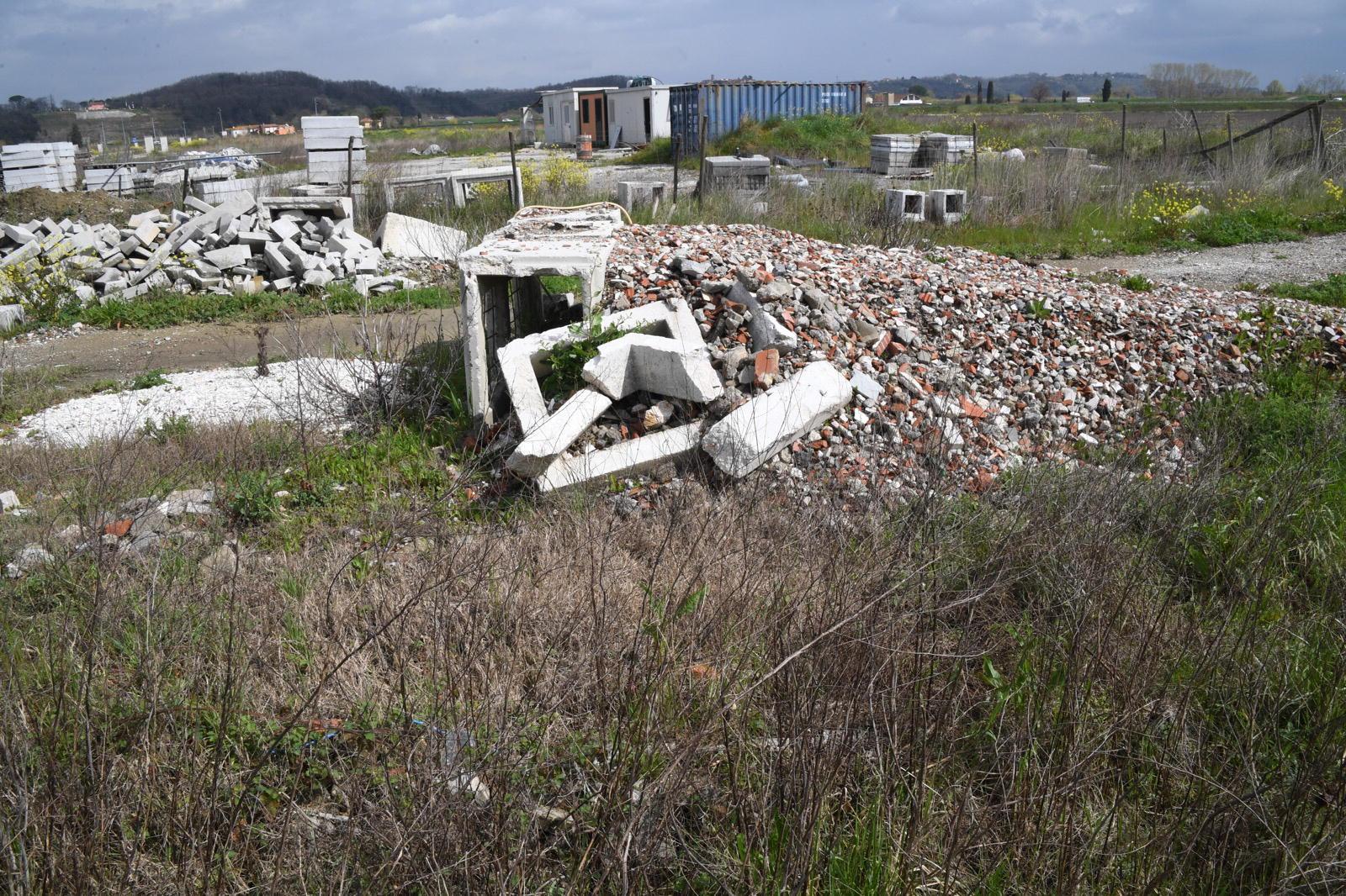 Il cantiere del “Green Park” che stenta a rimettersi in movimento (foto franco silvi)