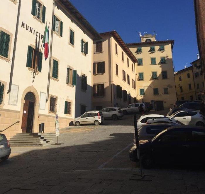 Nuovo look da mezzo milione per la piazza simbolo del paese 