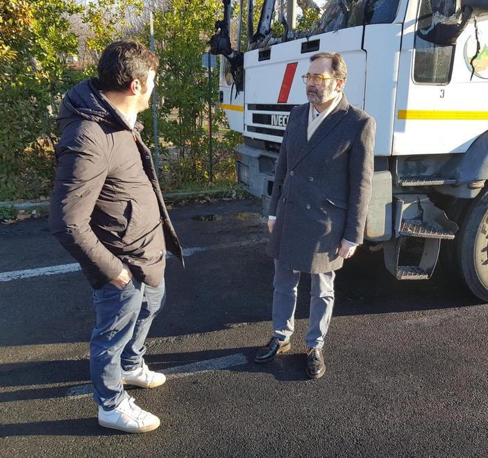 Girano mezzi con 32 anni e in officina 1.200 “accessi”
