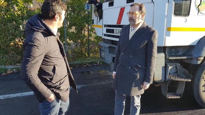 Girano mezzi con 32 anni e in officina 1.200 “accessi”