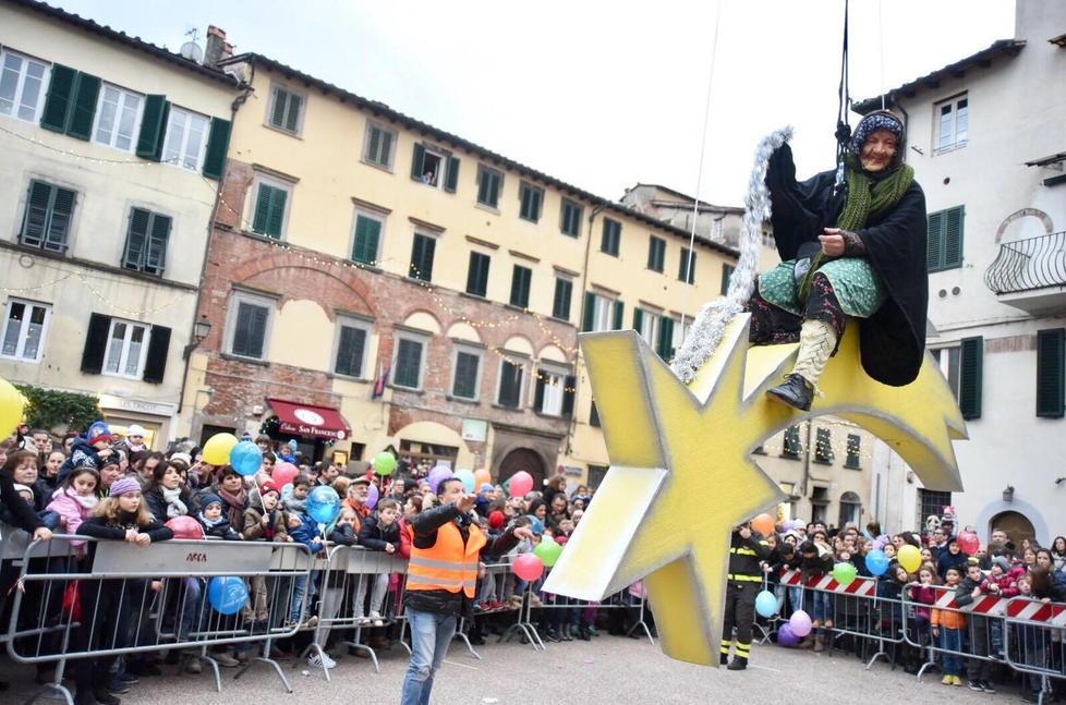 Befana giù dal cielo in San Francesco 