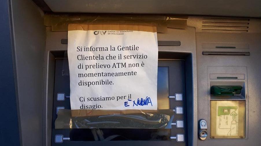 Bancomat fuori servizio da 20 giorni è in tilt ed è l’unico del paese