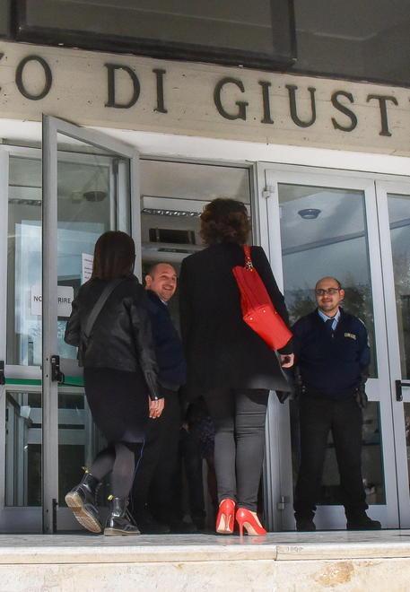 Furti in undici negozi Tre condanne a 2 anni