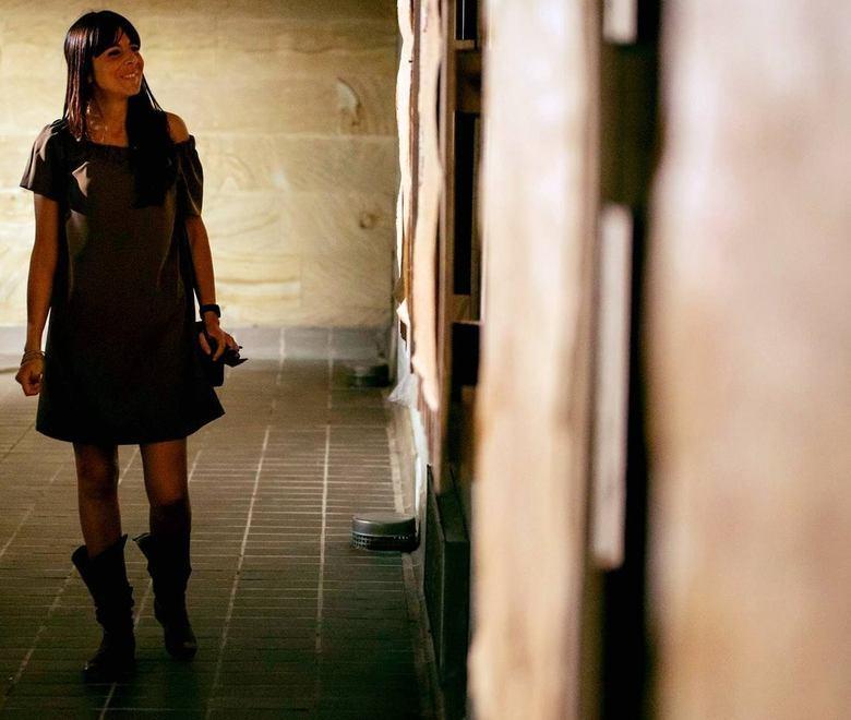 Samantha in mostra a New York con un’opera su carta e radice 