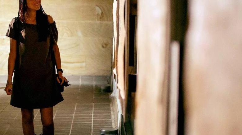 Samantha in mostra a New York con un’opera su carta e radice