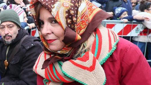 La marcia delle befane tra ponti e canali I bambini protagonisti