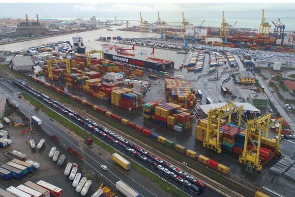 Chi salverà il porto di Livorno?