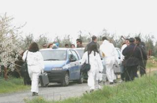 La scientifica sul luogo del delitto