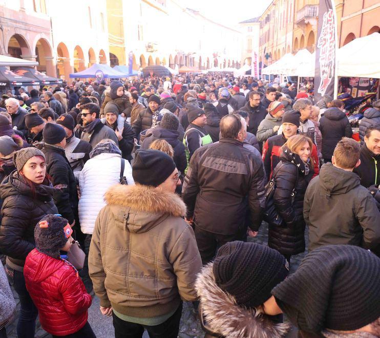 Diecimila visitatori partecipano al raduno delle Befane su due ruote