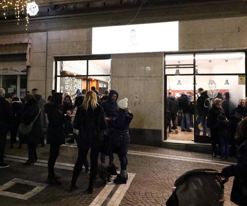 In tanti all’inaugurazione di Ottopizza: spazzolati ottanta metri di pizza 