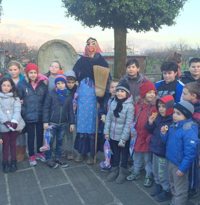 Benedizione delle calze nella chiesa parrocchiale