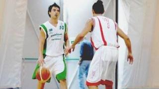 Simone Mencarelli in palleggio a sinistra Mattia Venucci