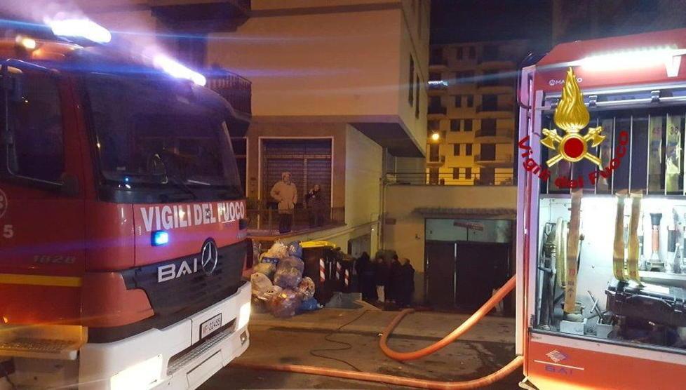 Brucia un garage al Soccorso
