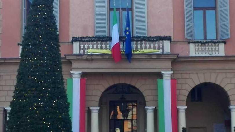 Le festa “sfratta” il manifesto su Regeni