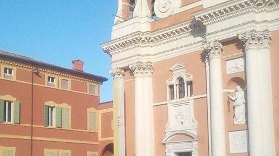 Carpi, mendicanti in Duomo, scatta il Daspo di 48 ore