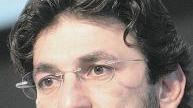 Elio Ruggeri responsabile dell’area infrastrutture e gas di Edison e, a fianco lo stoccaggio di etilene a S.Gaetano che dovrebbe essere spostato nell’area di fabbrica
