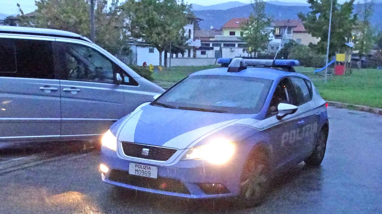 Ubriaco, ferma l'auto nella corsia telepass al casello dell'autostrada