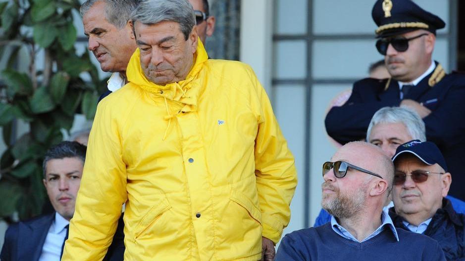 Livorno, Nogarin non smentisce la trattativa: «Ma il sindaco può fare solo da sponda»
