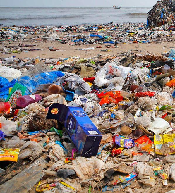 Castiglione della Pescaia paese “senza plastica”: dal primo gennaio la vendita è vietata - Video 