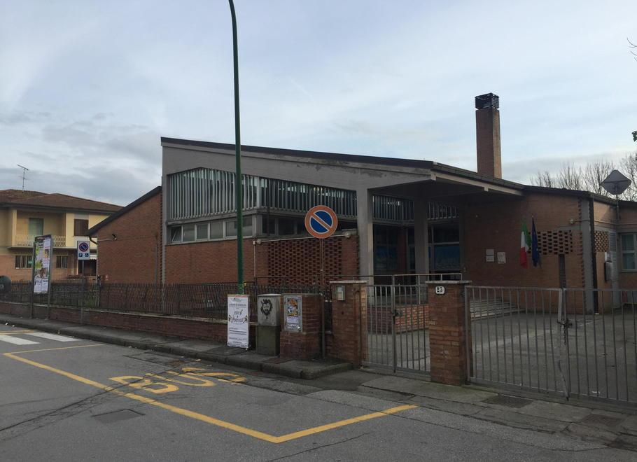 Fucini, Sgarbi in soccorso: la scuola non va demolita 