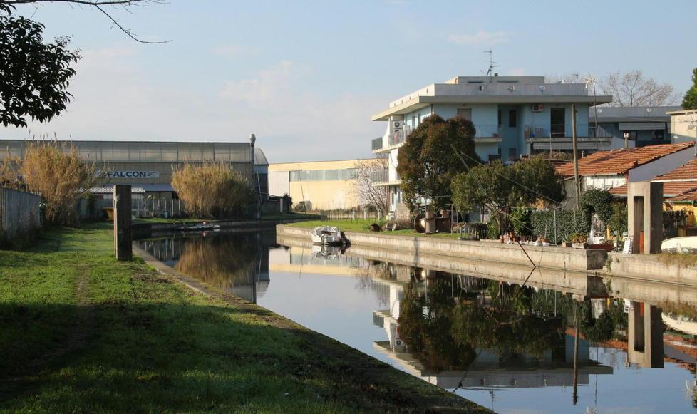 Riqualificare anche la passerella sul Burlamacca