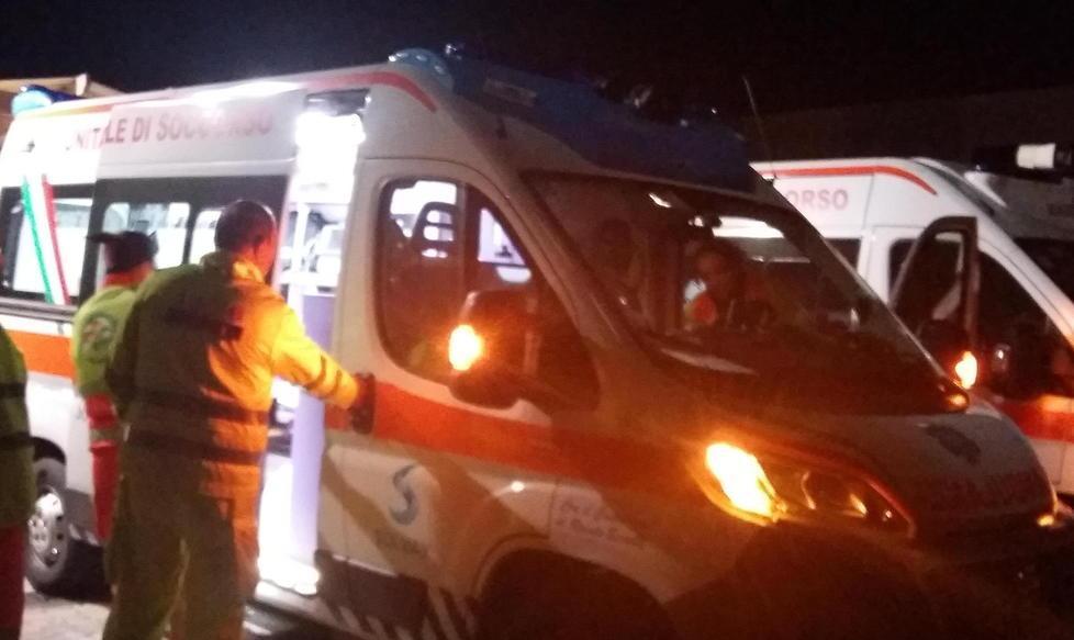 Feriti nella notte lungo l’autostrada Un giovane è grave 